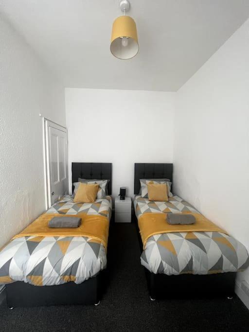 Large 3 Bed - 10 Mins To Centre Villa Liverpool Exterior photo